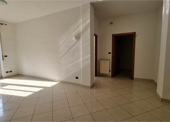 4 LOCALI ZONA STAZIONE