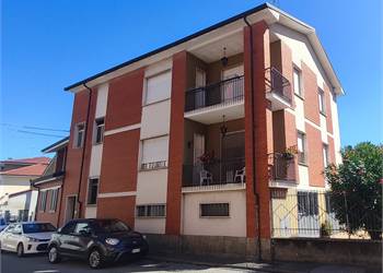 Casa bifamigliare con due unità immobiliari