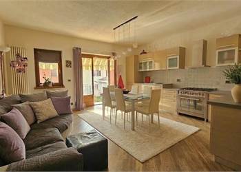 CENTRALE E TRANQUILLA. CASA SEMI INDIPENDENTE